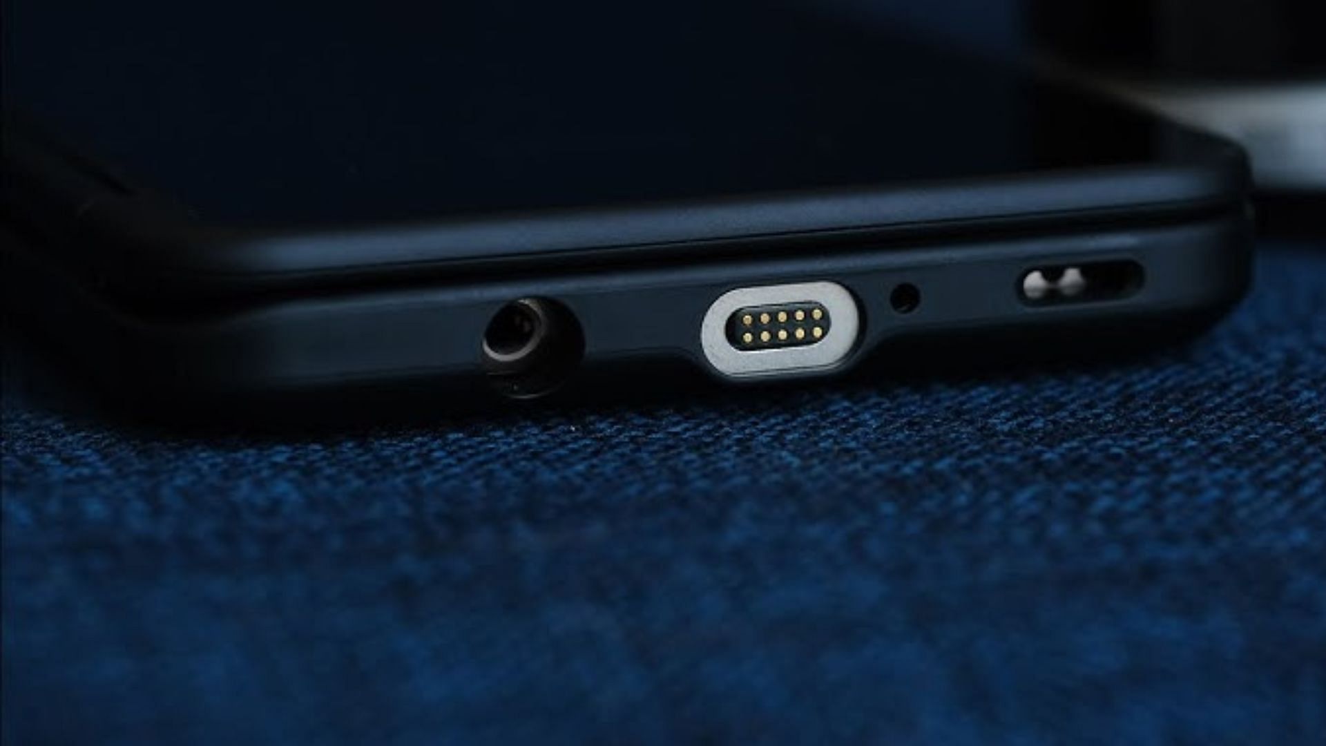 The headphone jack could be the biggest game changer for iPhones (Image via YouTube/Matthews Tech)