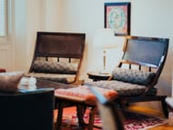 Natural and man-made wonders: Classic home decor trend is a combination of both (Image via Freepik)