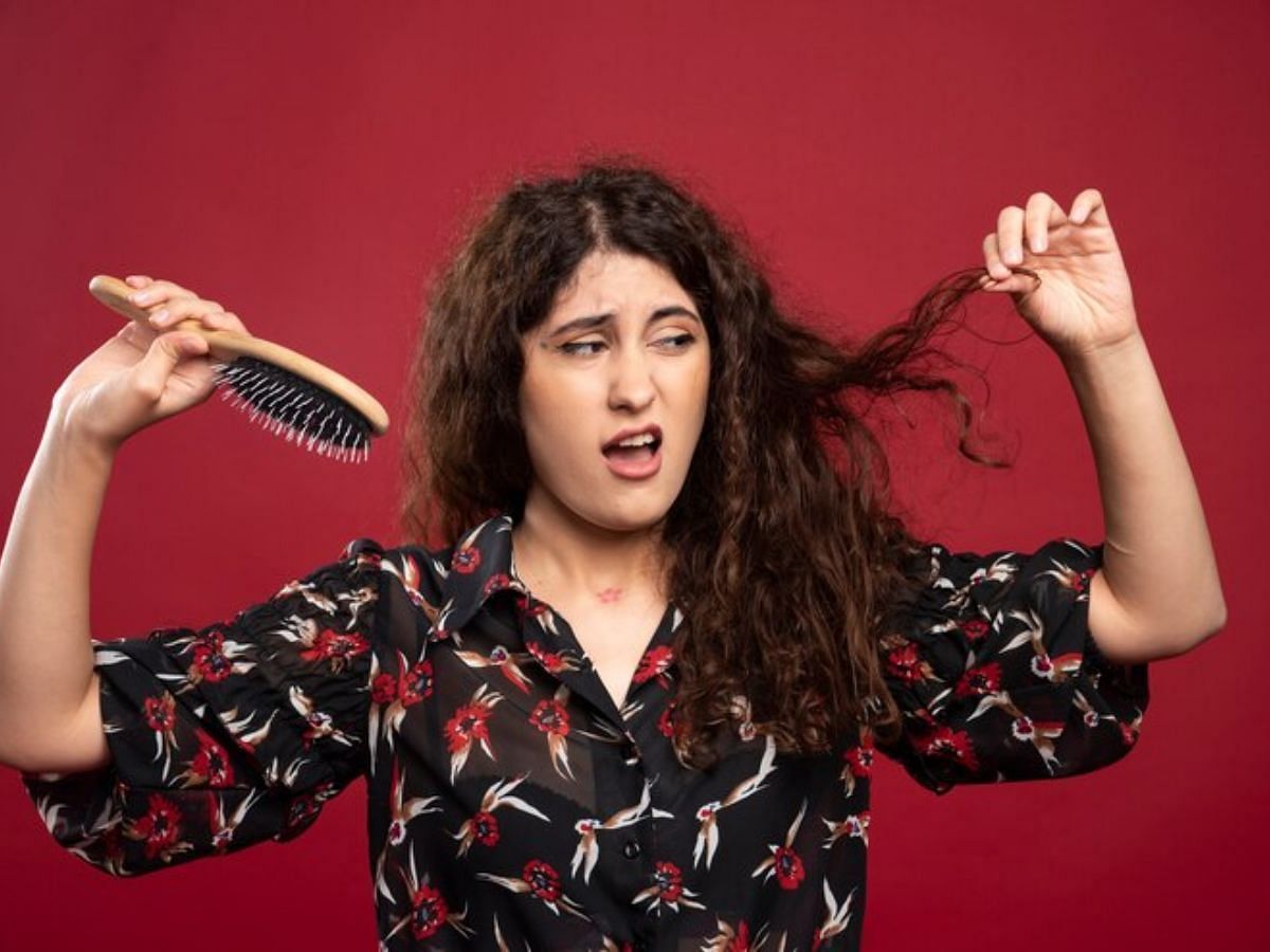 How to conduct hair porosity test at home and how to take care of low porosity hair?