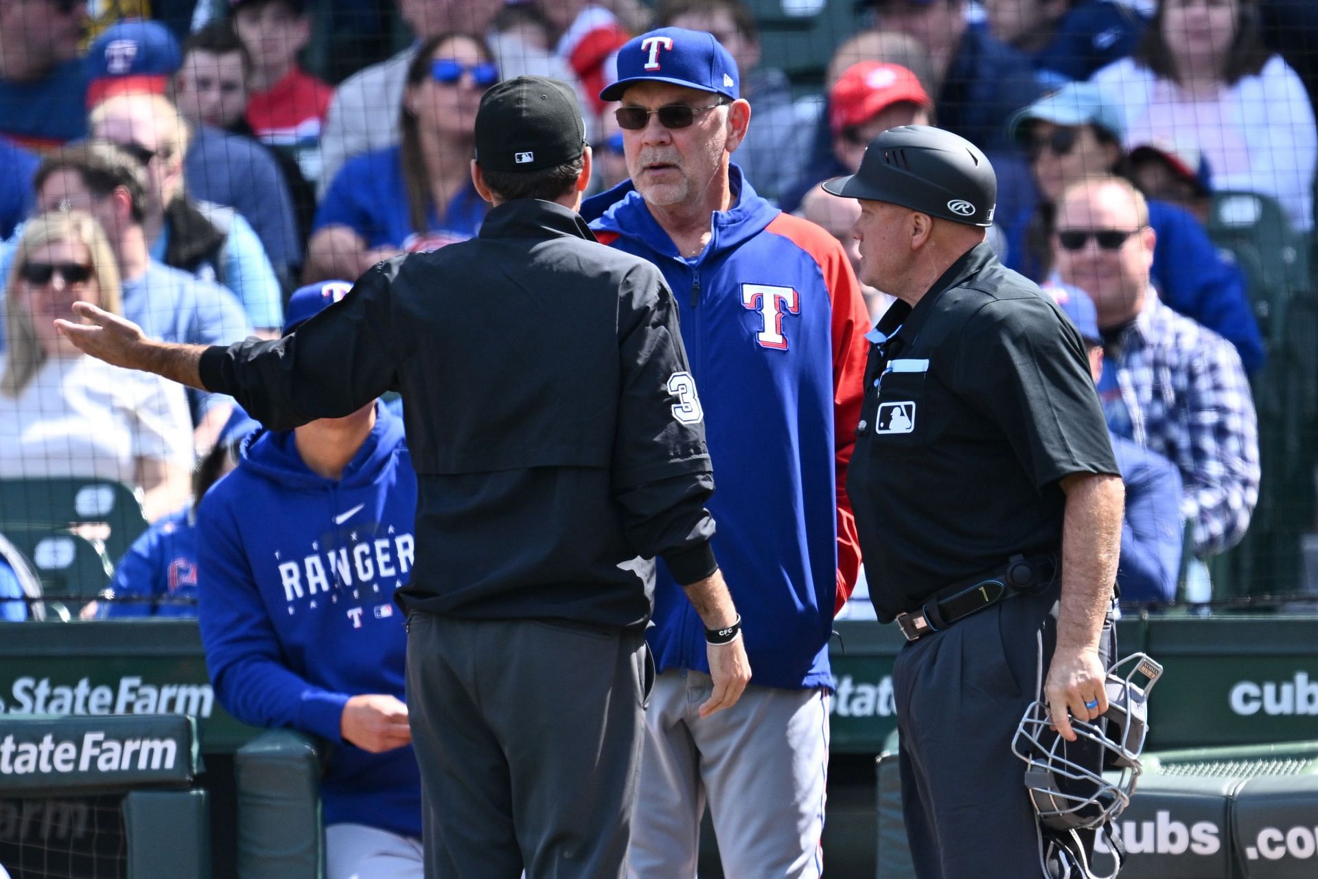 Texas Rangers Manager Bruce Bochy (Image via Getty)