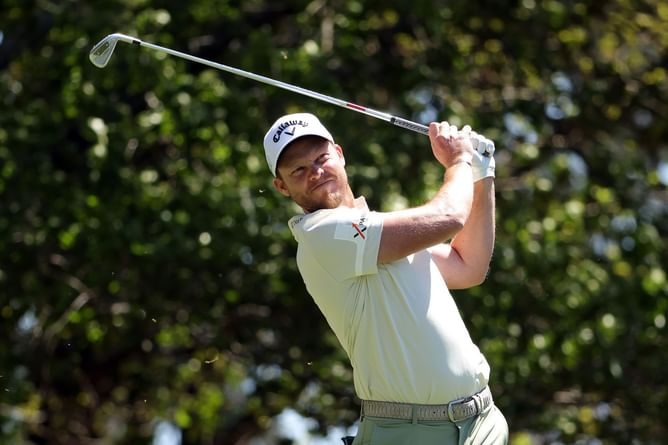 2016 Masters champion Danny Willett holes out a stunning eagle to move to -4 at Augusta