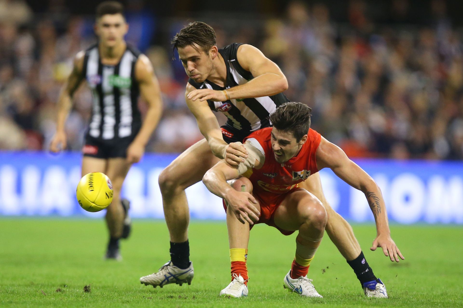 AFL Rd 8 - Gold Coast v Collingwood