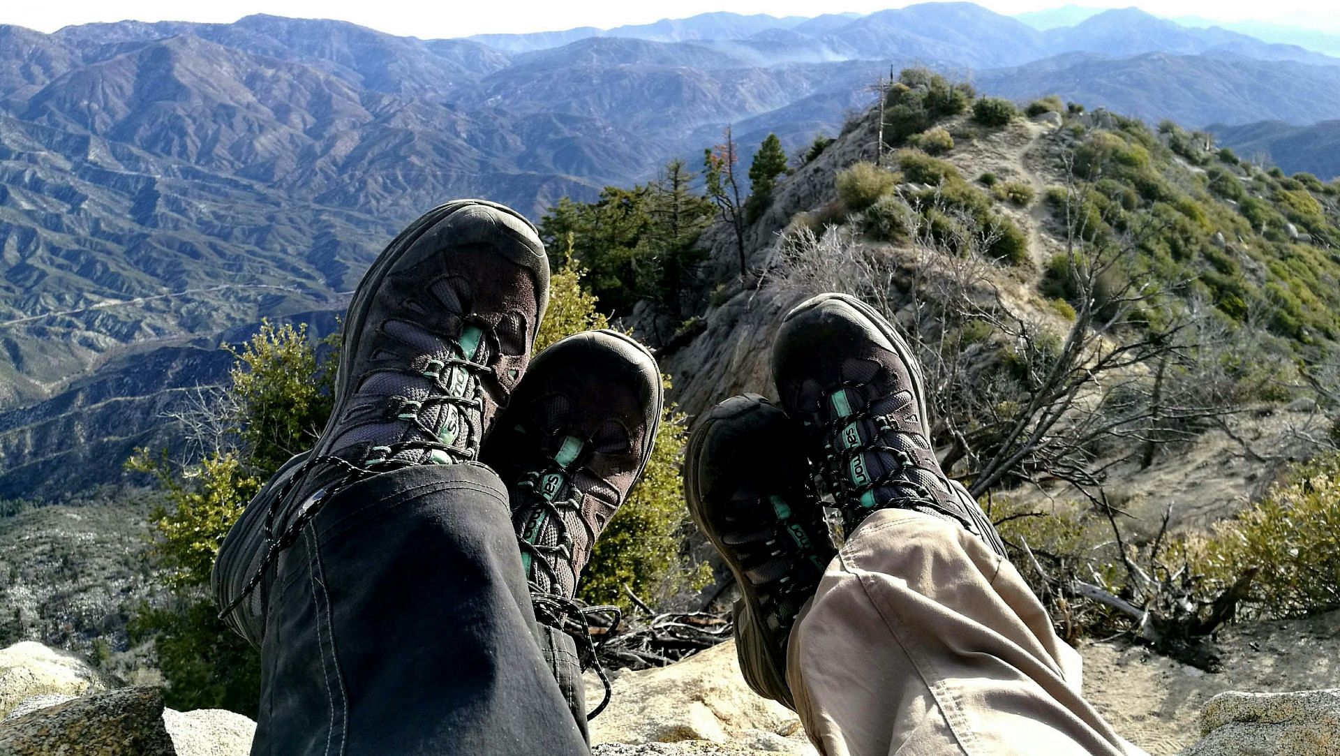 Trail running shoes vs hiking shoes (Image via Pexels/@Noel Ross)
