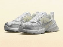 Nike V2K Run sneakers: Features explored