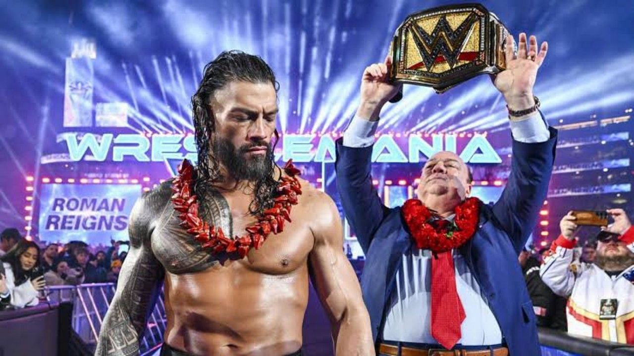 पूर्व अनडिस्प्यूटेड WWE यूनिवर्सल चैंपियन रोमन रेंस और पॉल हेमन 