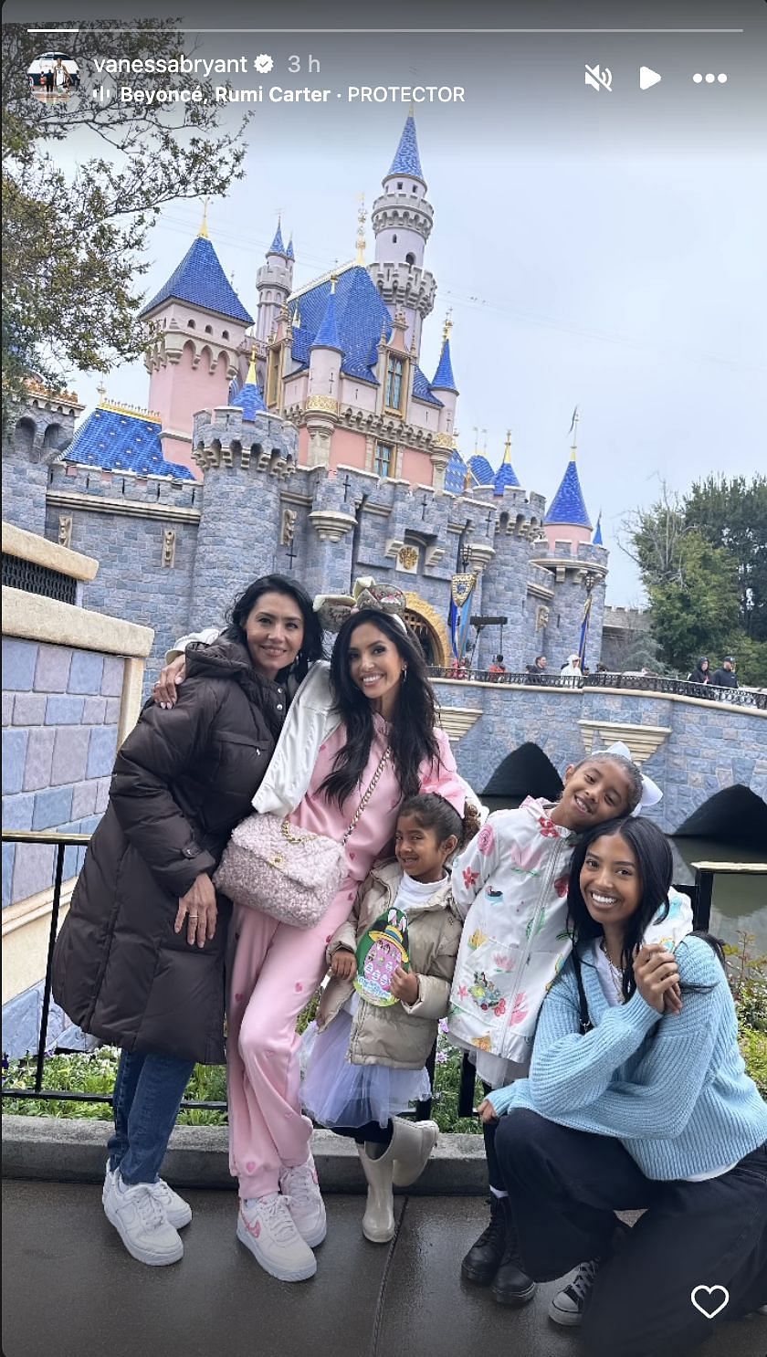 Vanessa Bryant shared a wholesome picture alongside her daughters
