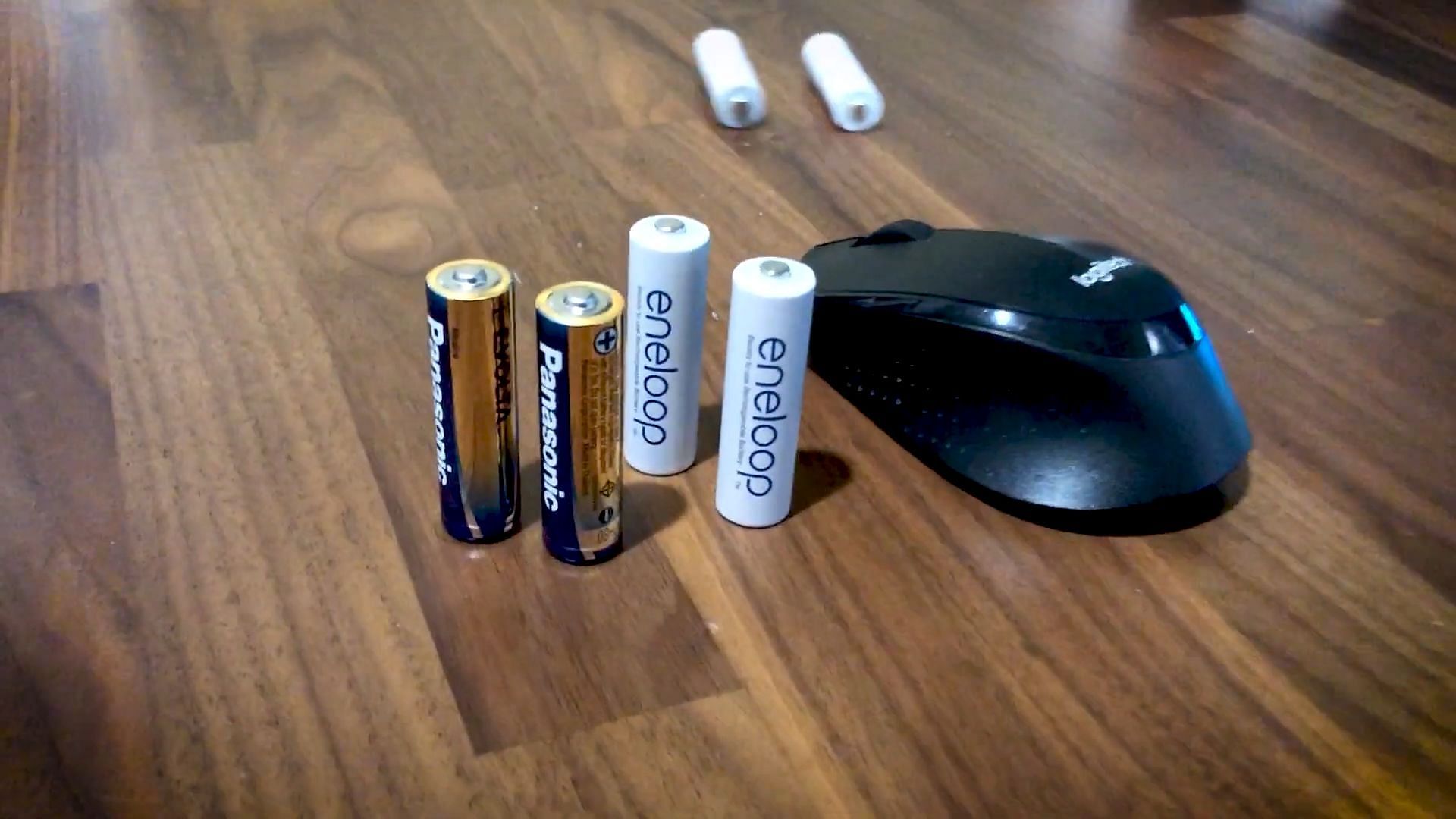 Wireless mouse with batteries (Image via Gamers&#039; Clinic)