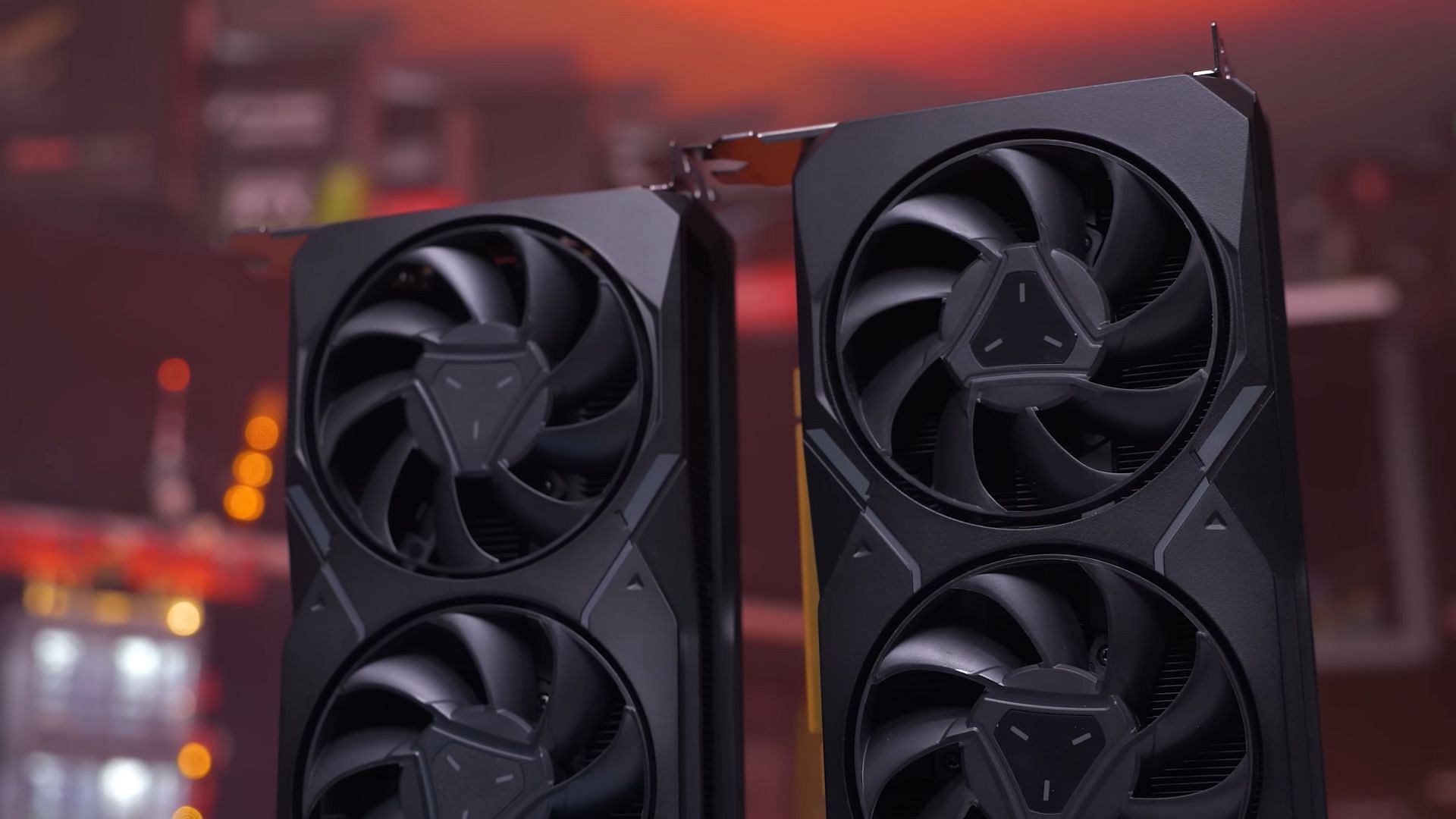 Radeon RX 7800 XT and Radeon RX 7900 GRE (Image via Hardware Unboxed/YouTube)