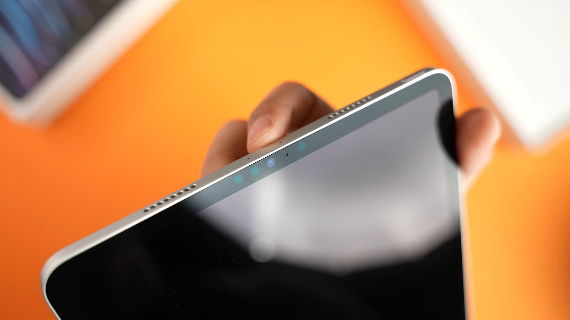 The camera positioning in the M2 iPad Pro (Image via Tech Gear Talk/YouTube)