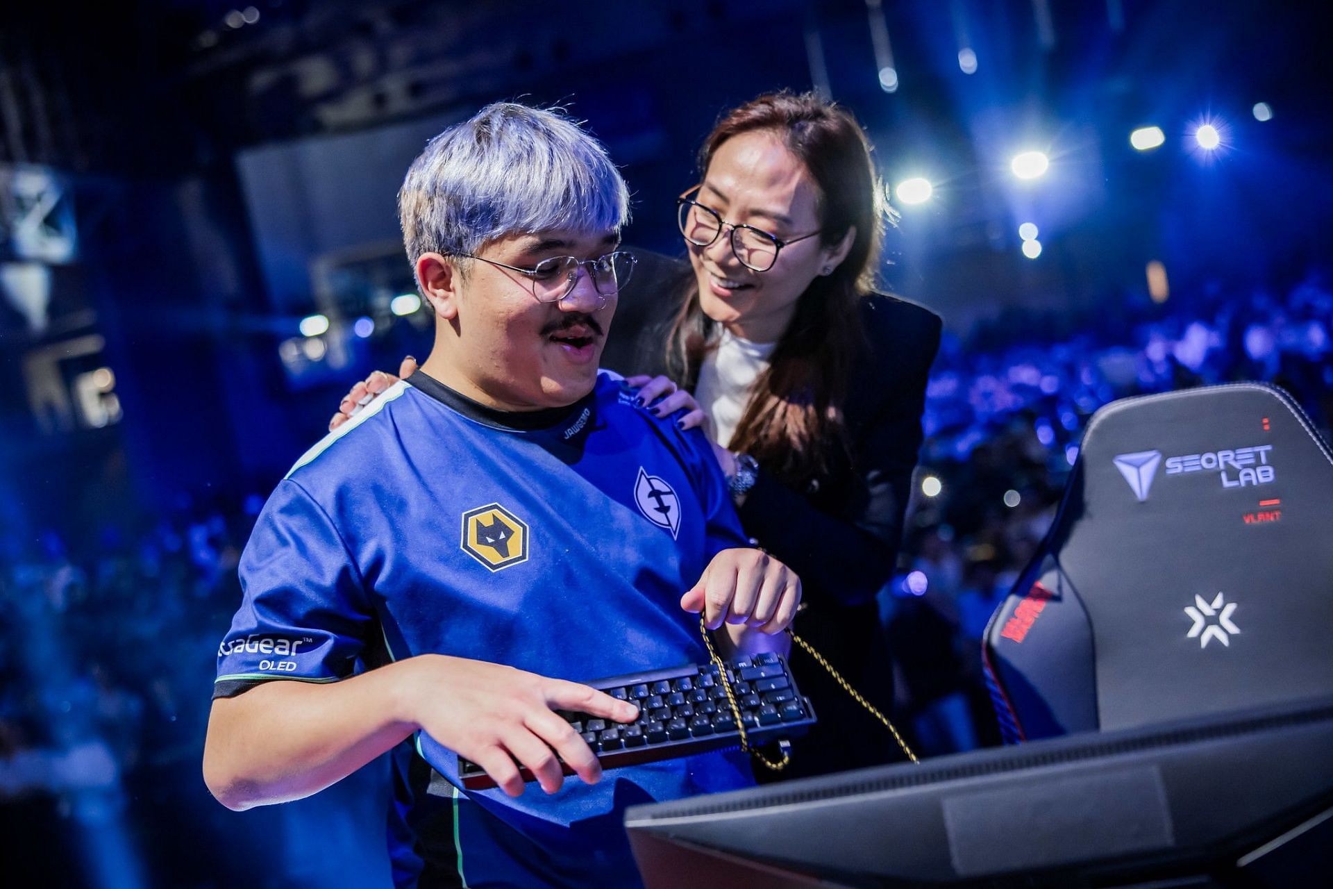 jawgemo with Evil Geniuses&#039; coach Potter (Image via Riot Games)