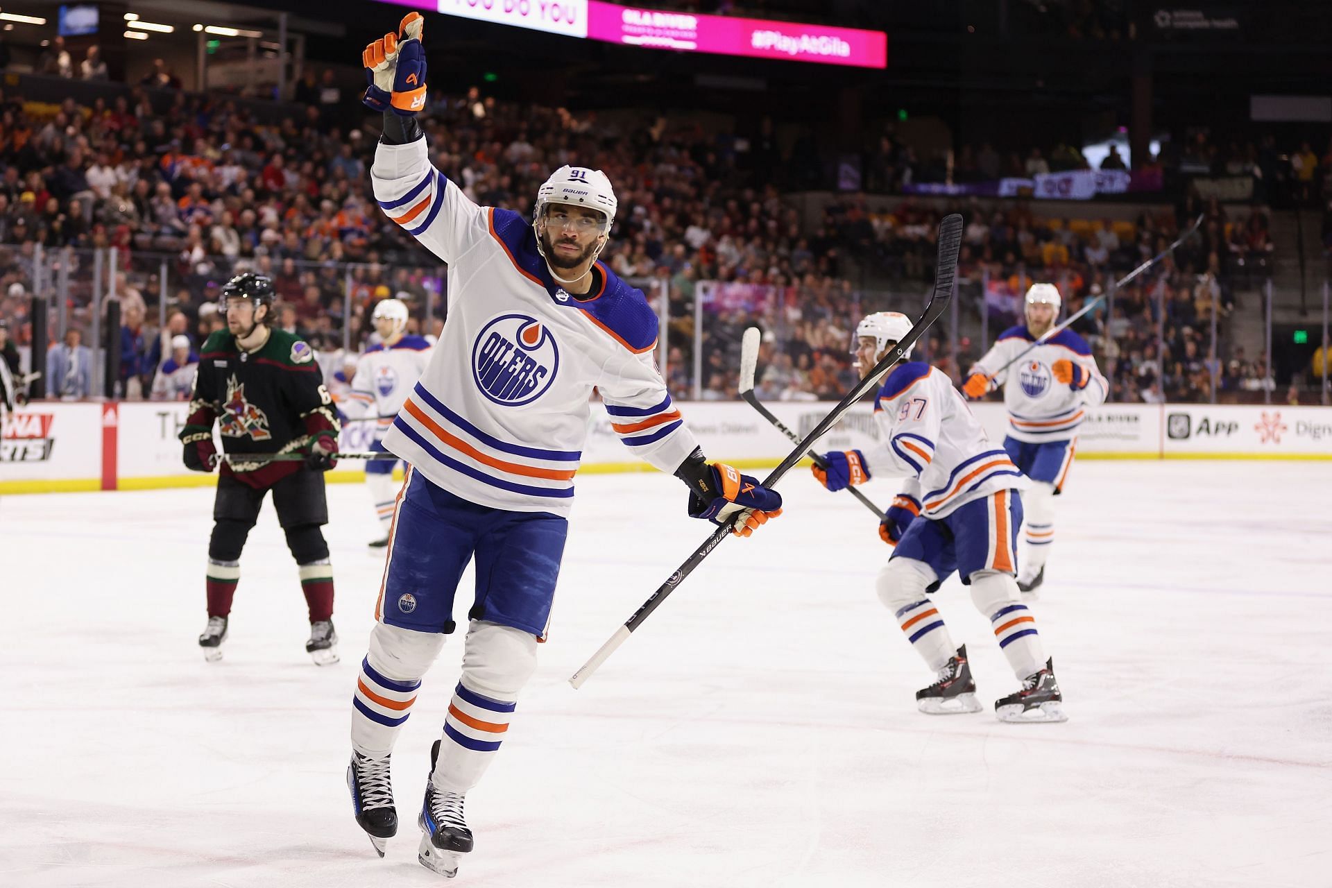 Edmonton Oilers v Arizona Coyotes