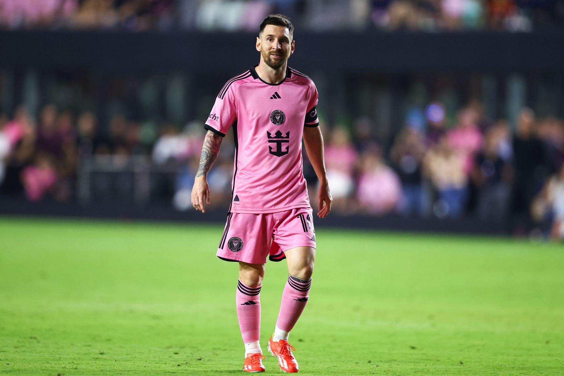 Lionel Messi astonishingly dubbed a possessed dwarf by Monterrey coach ...