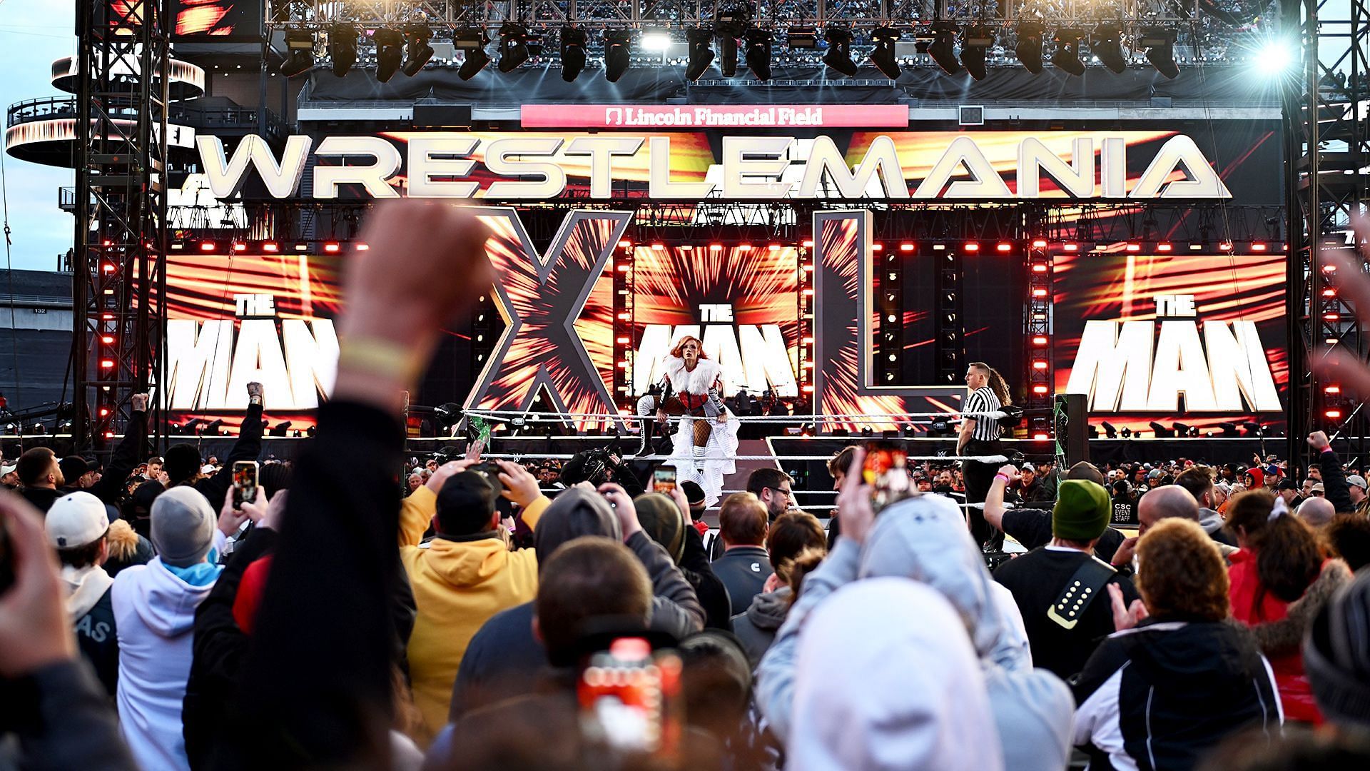 Becky Lynch poses for the WWE Universe at WrestleMania XL