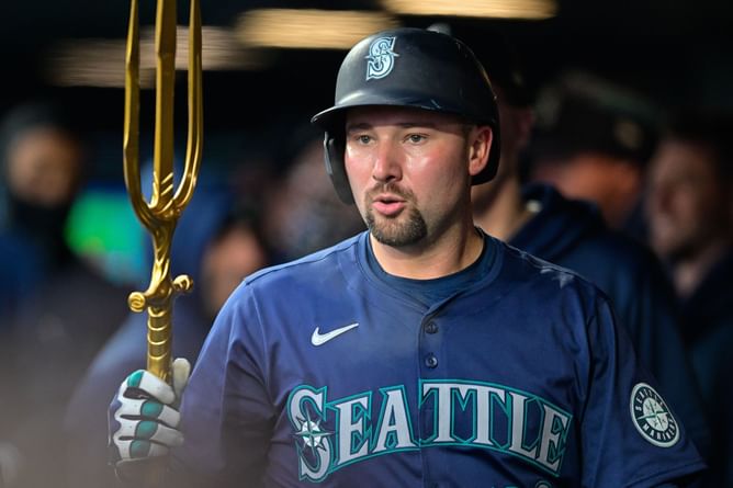 "I just want that feeling of being grounded in the box” - Cal Raleigh's dedication pays off in Mariners' extra batting practice