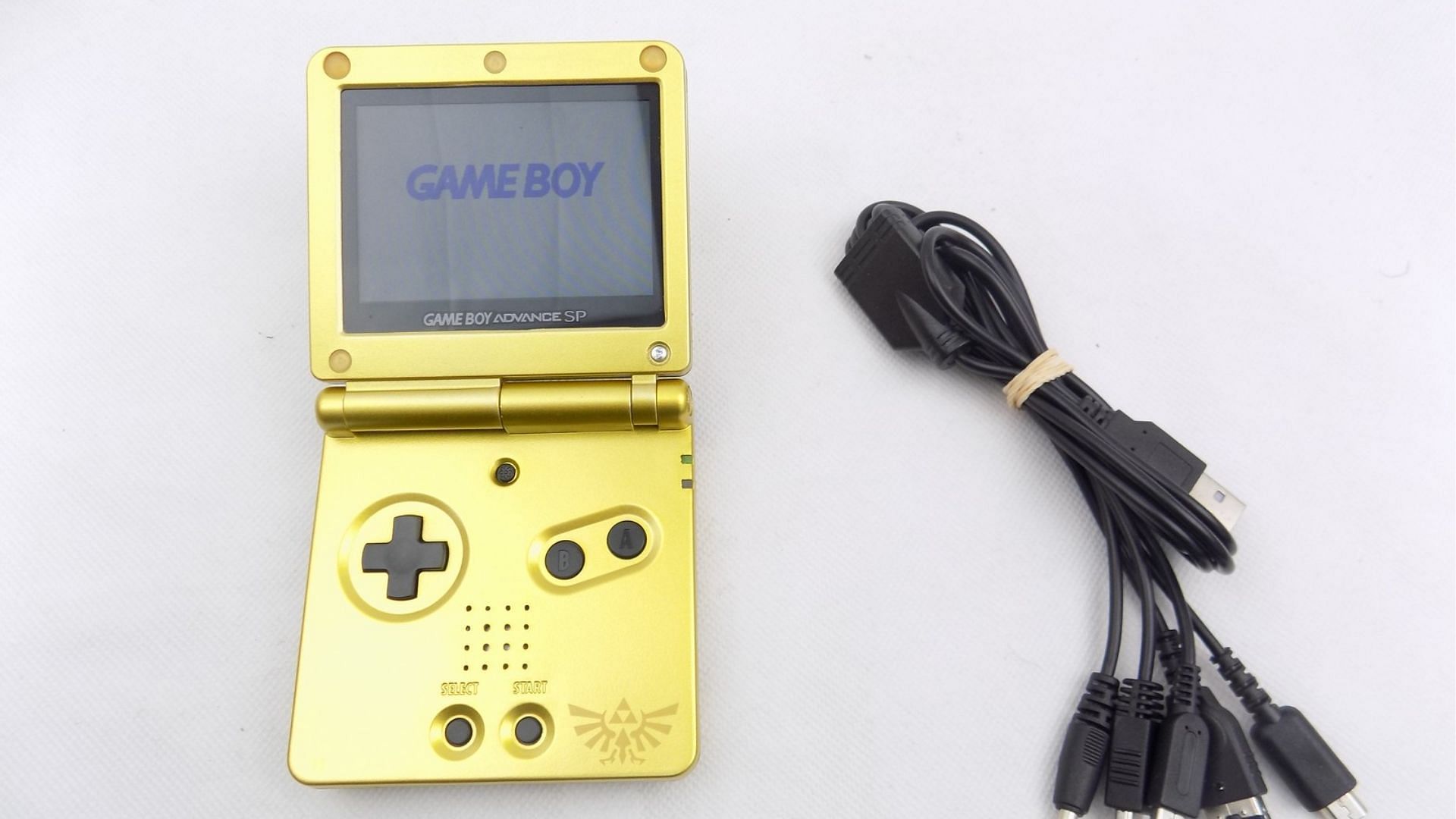 Game Boy special gold variant (Image via StarBoardGames/Nintendo)