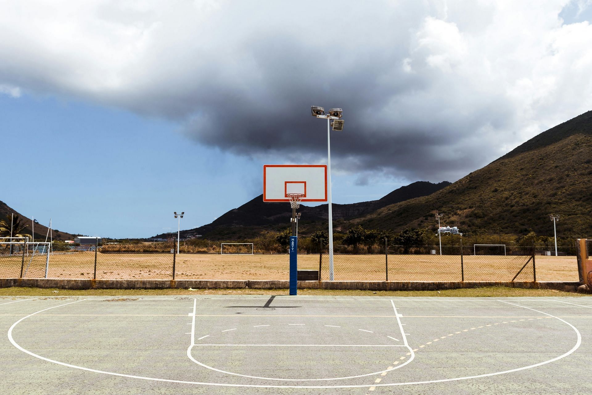 8 Best designed basketball courts in the world (Image via Pexels/@HarrisonHaines)