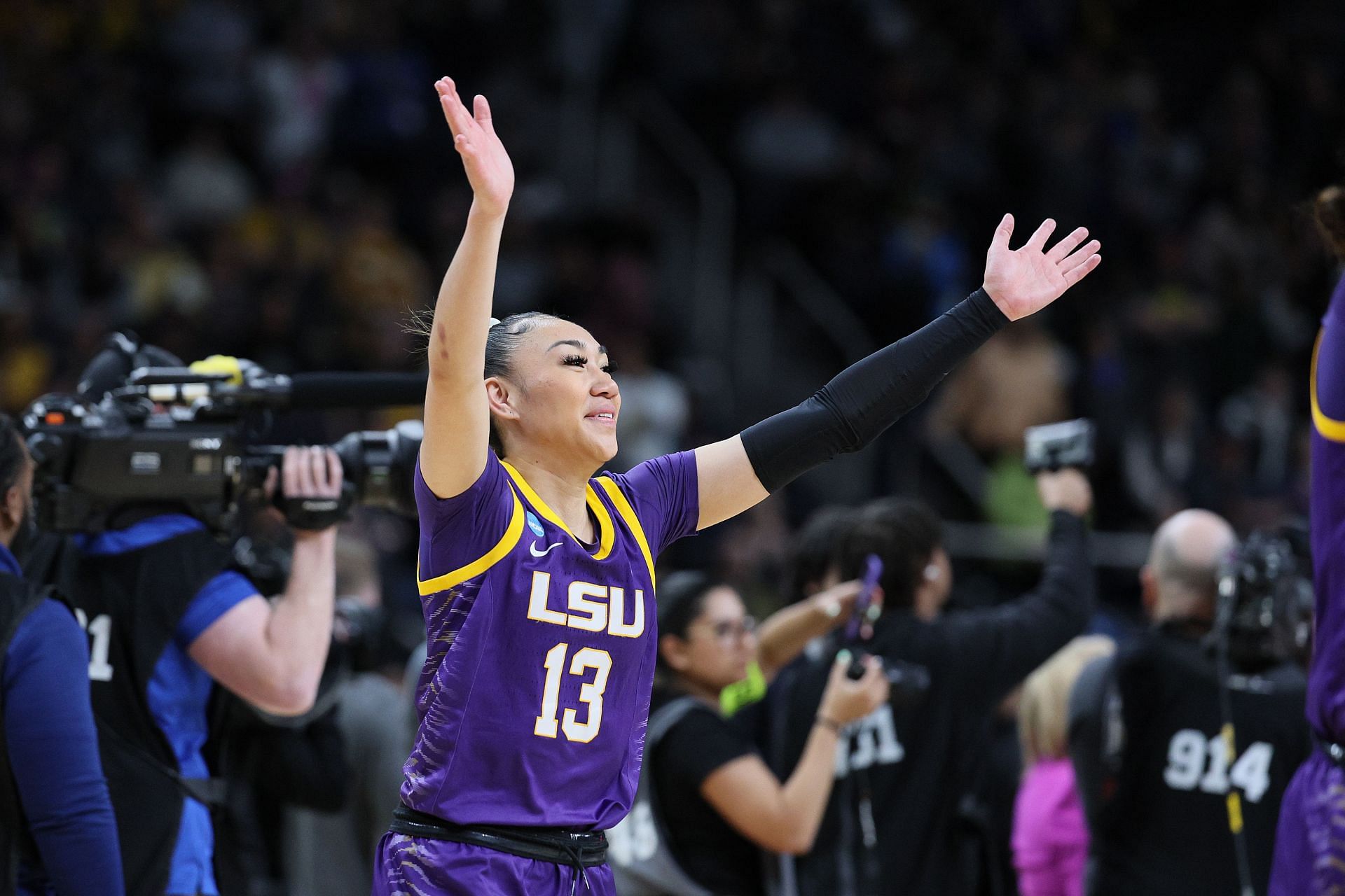 Poa averaged 4.9 ppg, 3.0 apg, 1.5 rpg and 1.1 spg in 36 games for LSU last season.