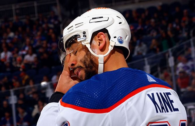 "I don't think he can afford that": NHL fans joke about Evander Kane's $5000 fine for slashing incident against Dryden Hunt