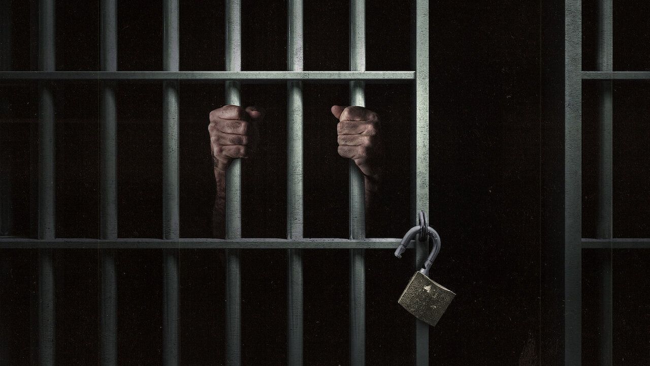 Unlocked: A Jail Experiment delved into a vivid psychology experiment. (Image via Netflix)