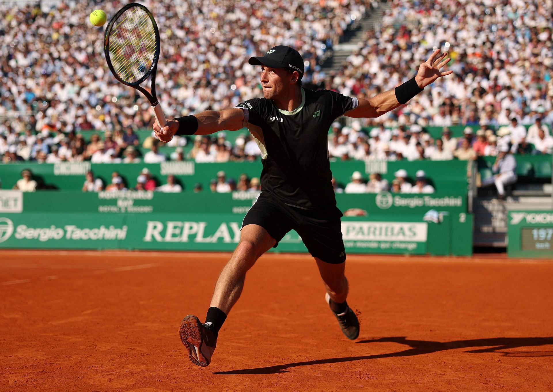 Casper Ruud in action at the Monte-Carlo Masters