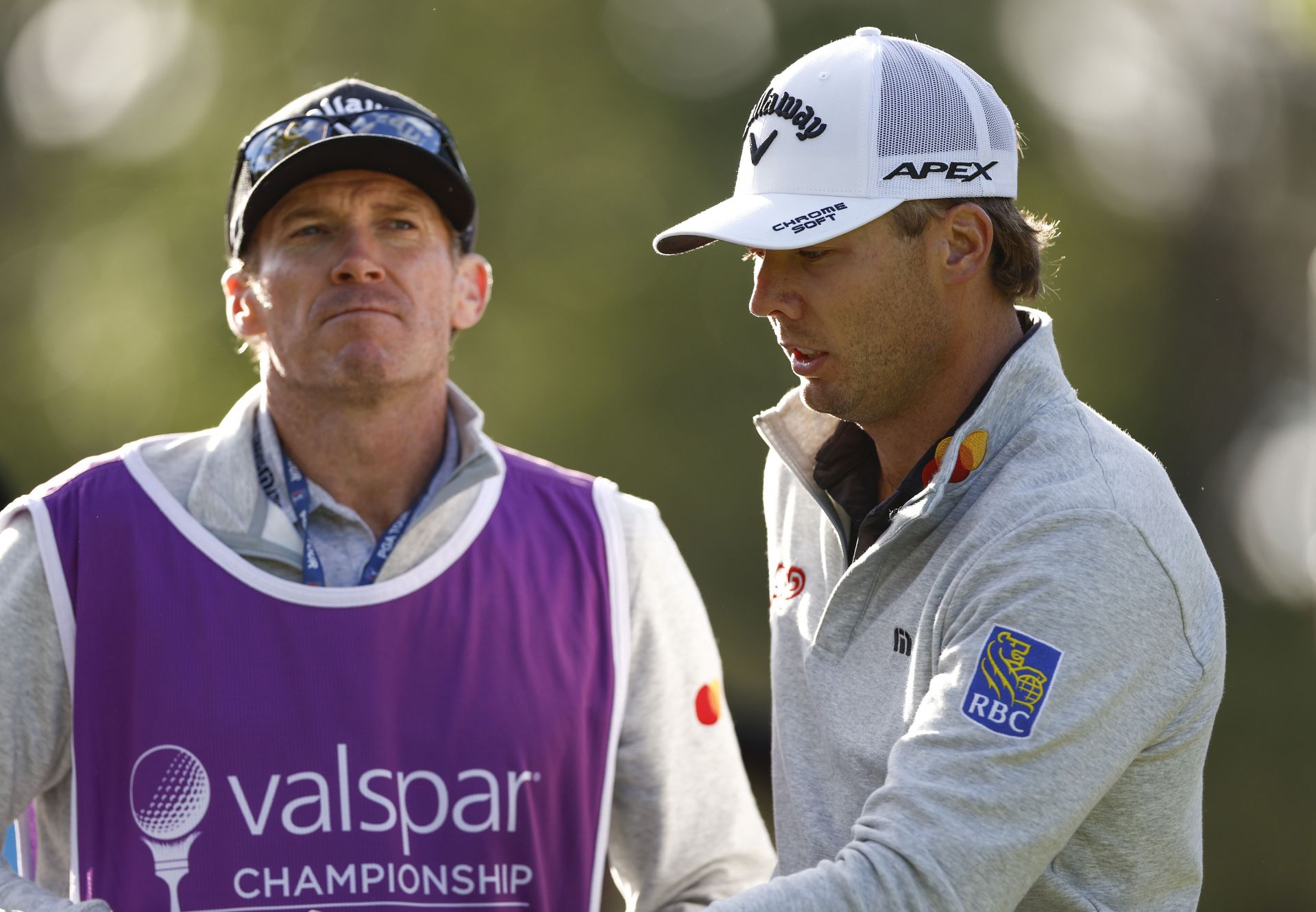 Who is Sam Burns&rsquo;s caddie