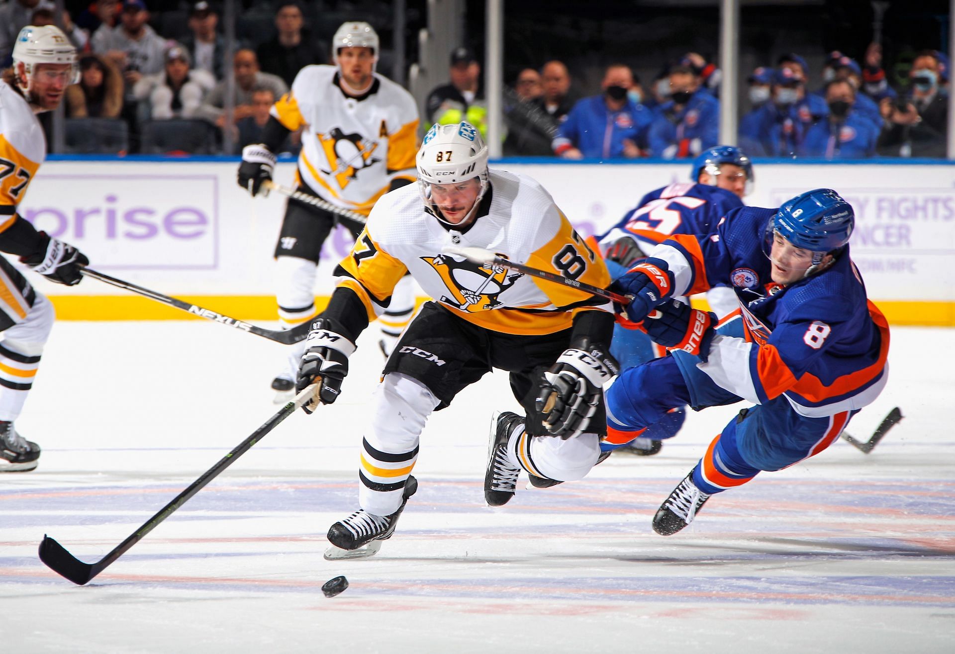 Sidney Crosby of the Pittsburgh Penguins vs. the New York Islanders