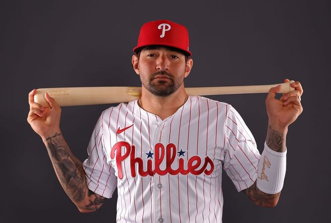 WATCH: Phillies' Nick Castellanos paints on the beach in fun activity for Corona ad campaign