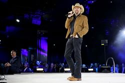 "That guy could come up with a hook like no other" - Riley Green and others pay tribute to country legend Toby Keith during CMT Awards