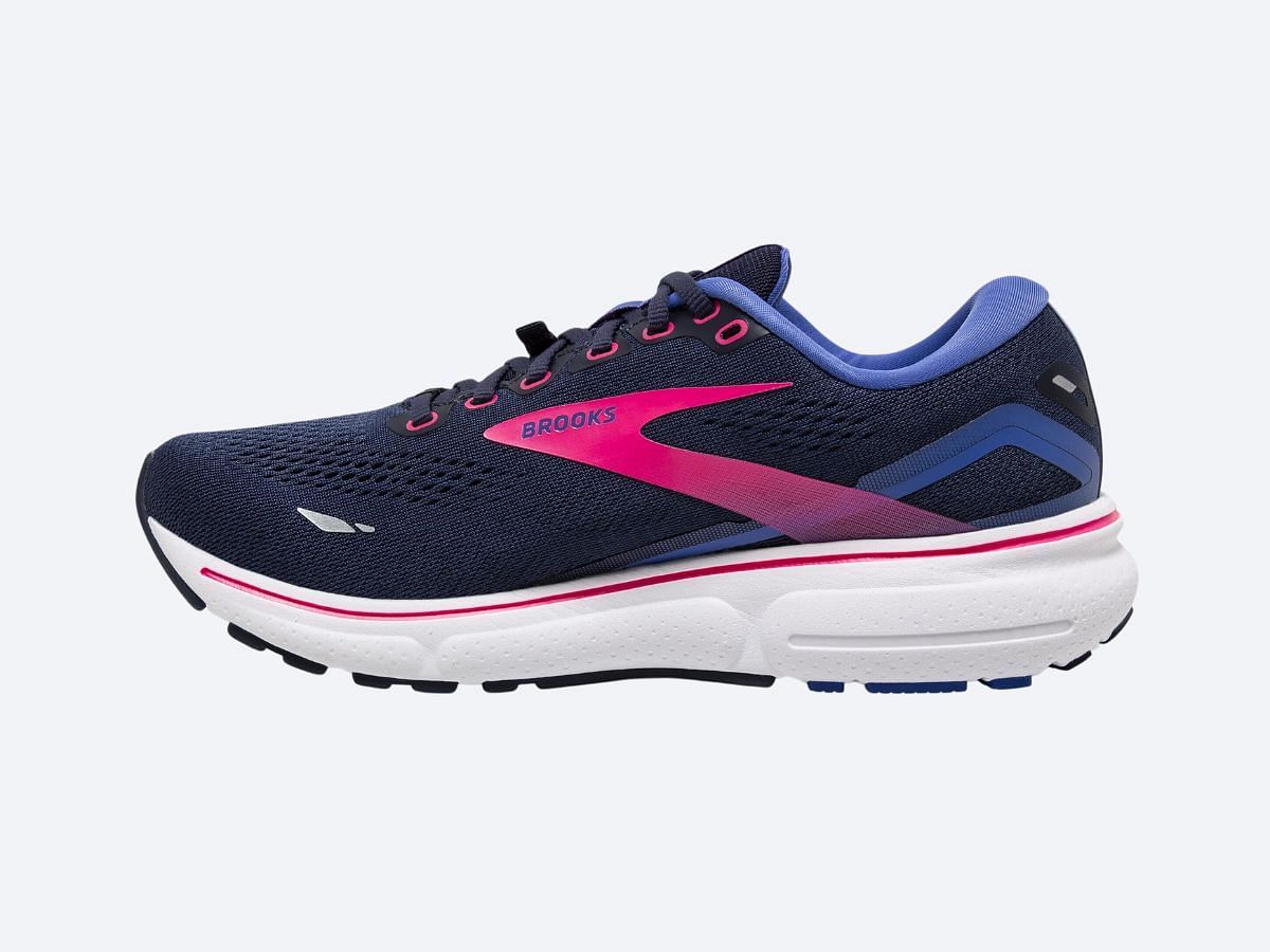 The Brooks Running Ghost GTX (Image via Brooks)