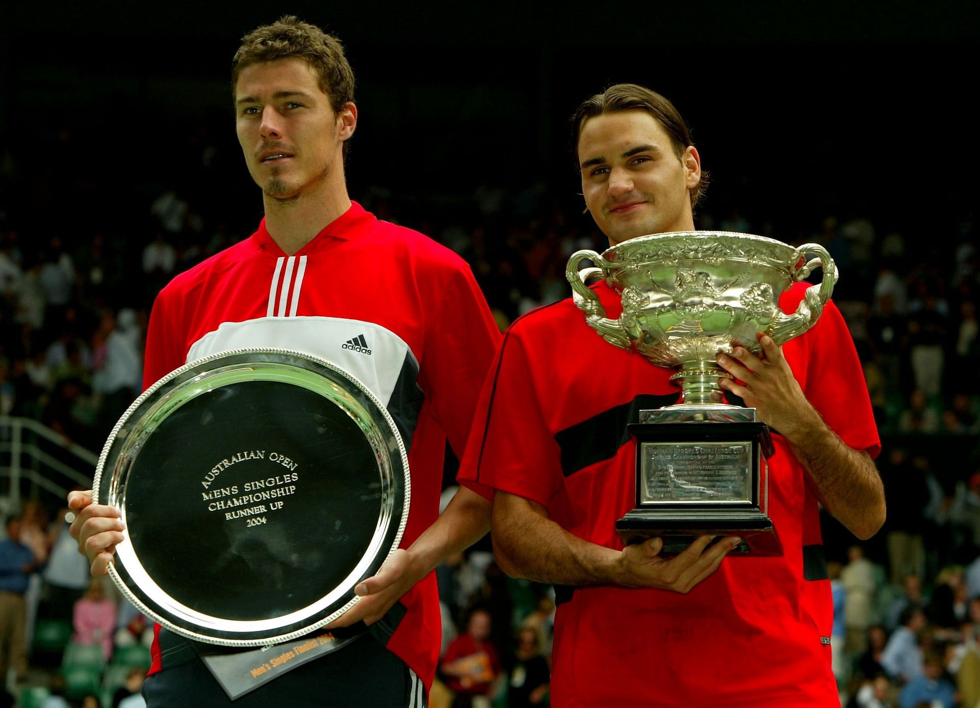 Roger Federer (right) and Marat Safin at the 2004 Australian Open