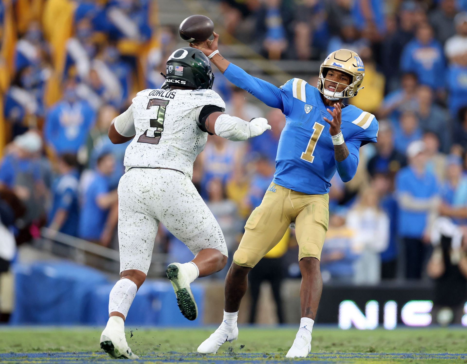 Oregon v UCLA