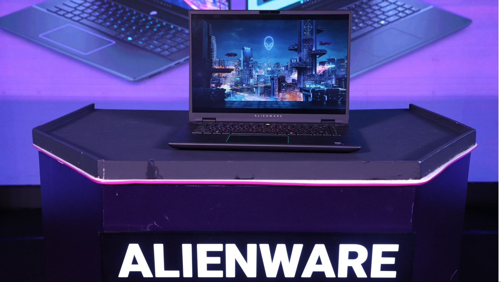 Alienware M16 R2