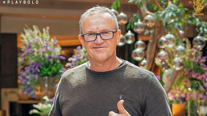 "I believe that if anyone can take RCB forward in the next couple of seasons, it is Andy Flower" - Ian Bishop