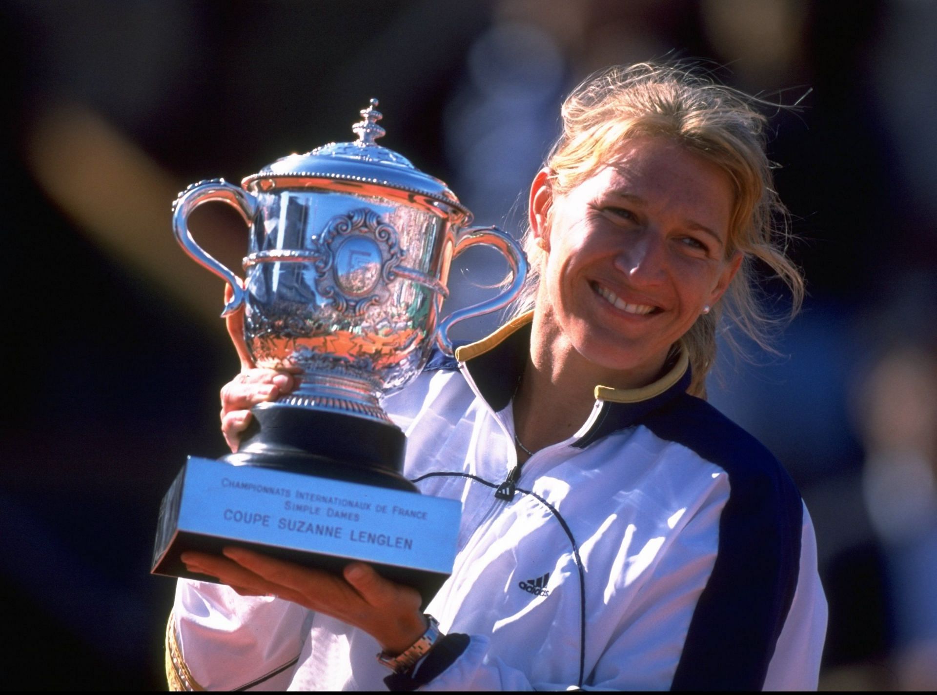 Steffi Graf pictured with the French Open 1999 trophy