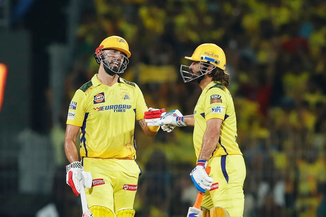 MS Dhoni (right) refused a single in the last over while batting with Daryl Mitchell. [P/C: iplt20.com]
