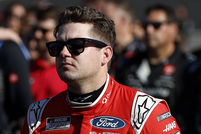 "F-350 to Raptor" - SHR driver Noah Gragson shows off new ride on IG