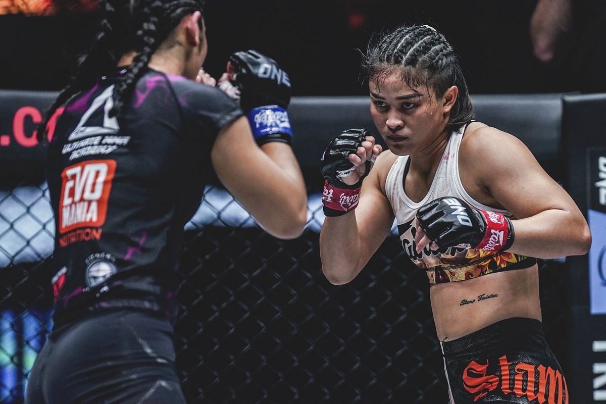 Stamp Fairtex fighting Jihin Radzuan | Image credit: ONE Championship