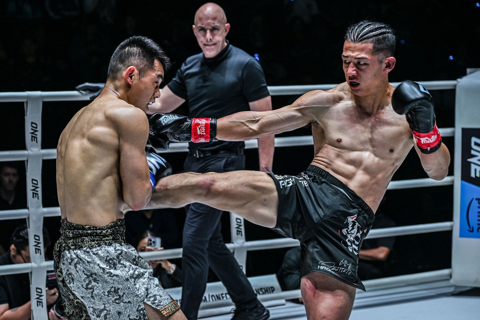 Hiroki Akimoto lands a kick on Wei Rui at ONE Fight Night 22.