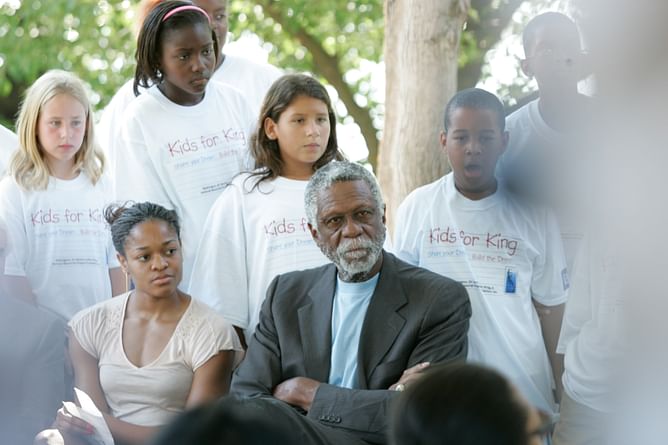 "Dad had reasons to kneel with Kaepernick": Bill Russell's daughter compares father's situation with Scottie Scheffler detention