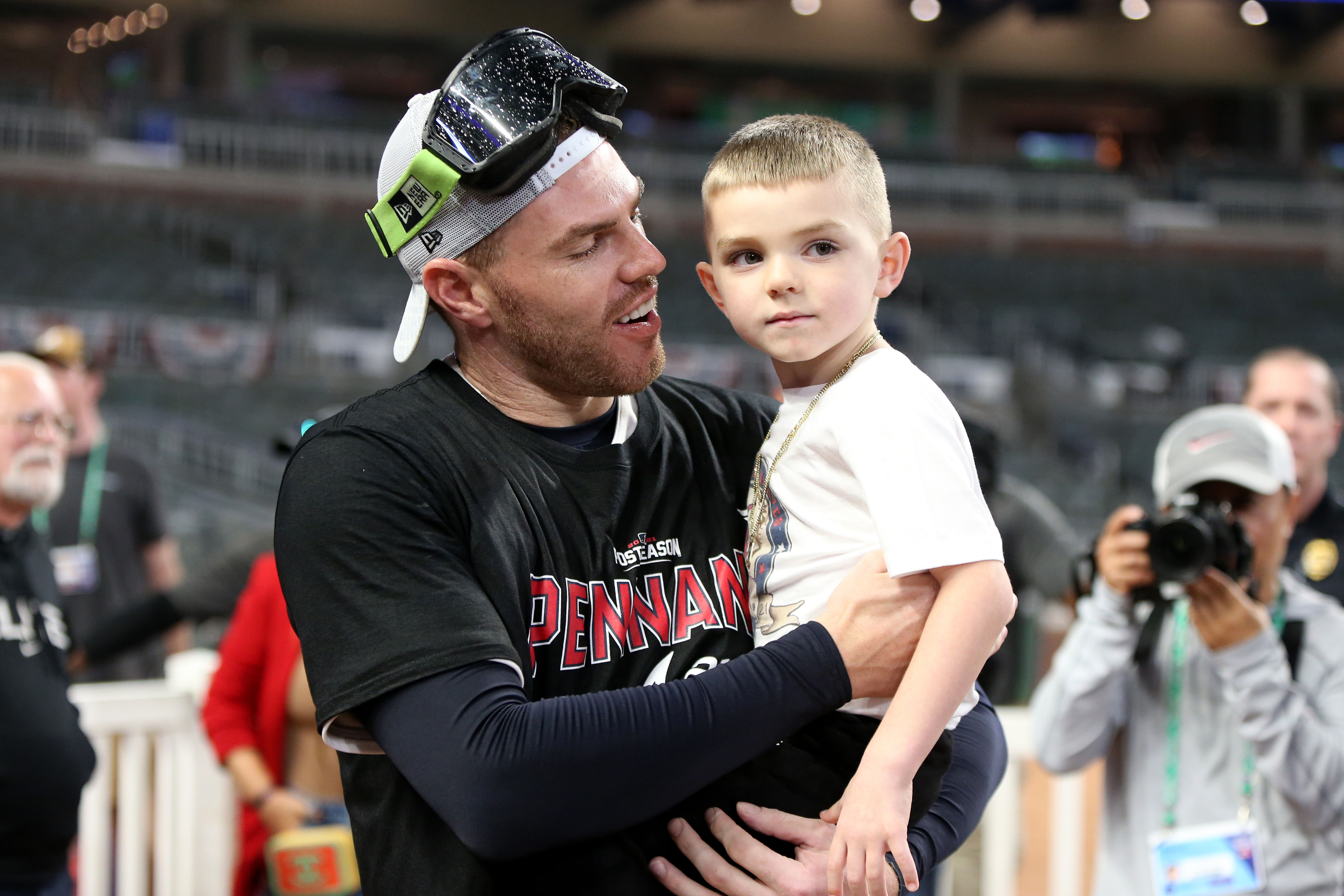 WATCH: When Freddie Freeman's son Charlie hilariously reacted to dad ...