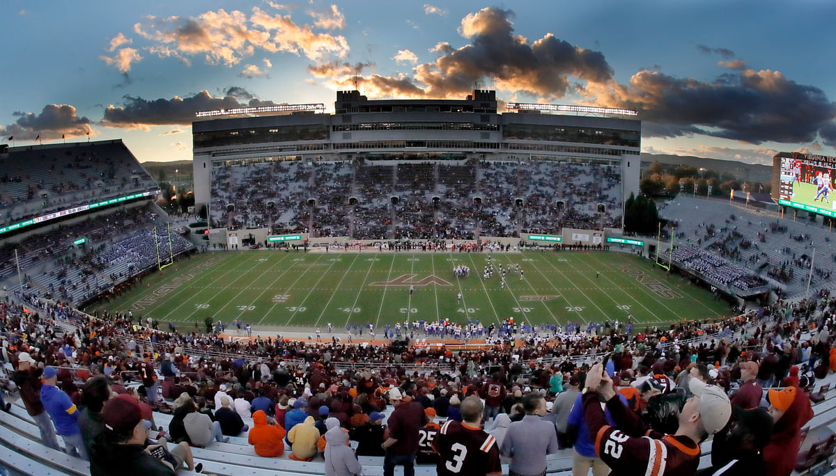 Top 10 loudest college football stadiums in 2024 ft. Neyland Stadium