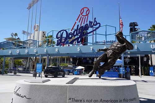 Jackie Robinson - Los Angeles Dodgers Statue (Image via USA Today)