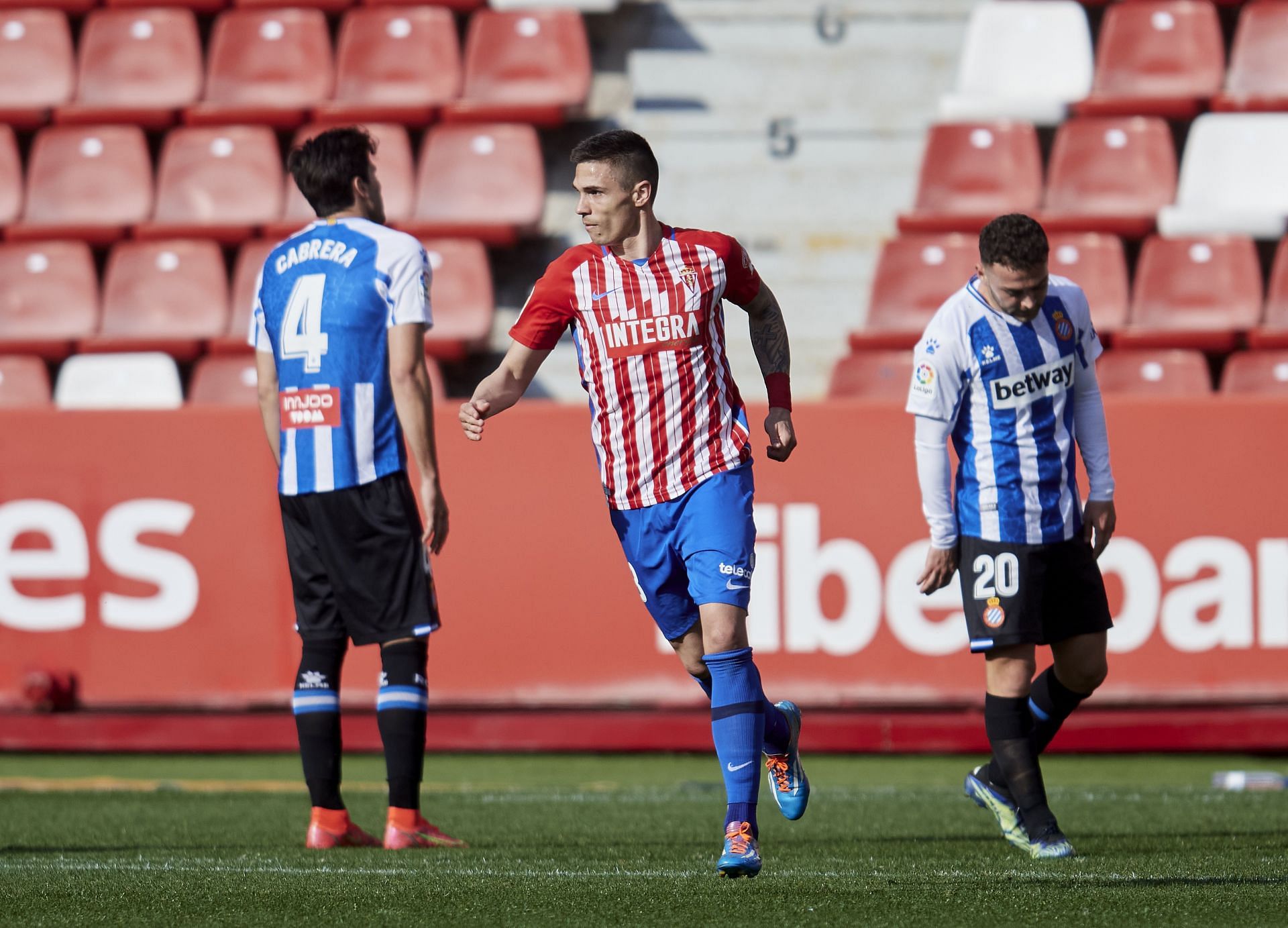 Sporting Gijon v RCD Espanyol - La Liga Smartbank