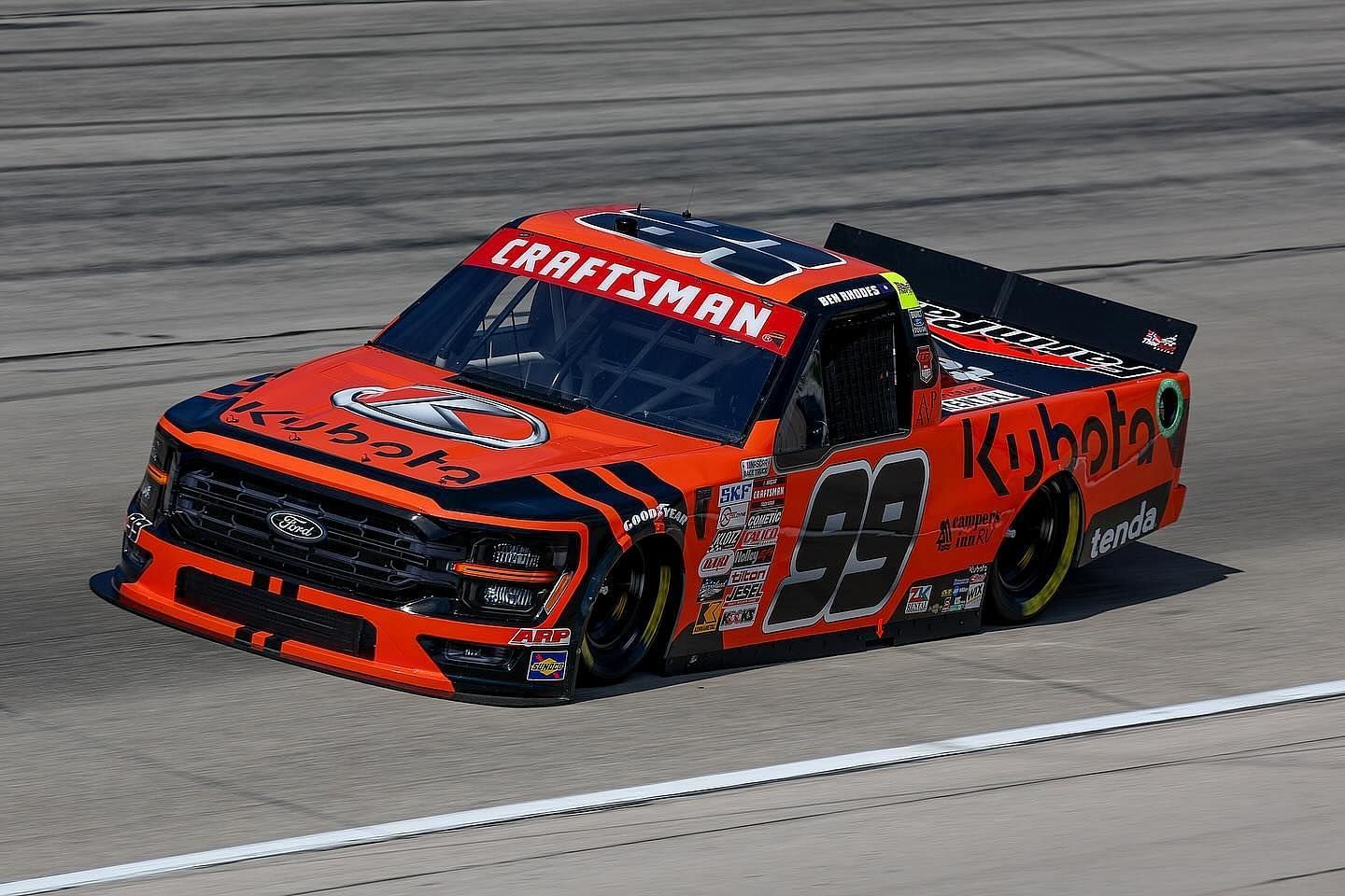 Cars used in the NASCAR Craftsman Truck Series | Discover Specification ...