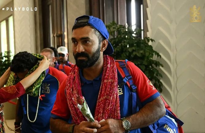 "Abhi leg spinner aaya, iska thank you hi hai" - Dinesh Karthik recalls Hardik Pandya's sledge against him