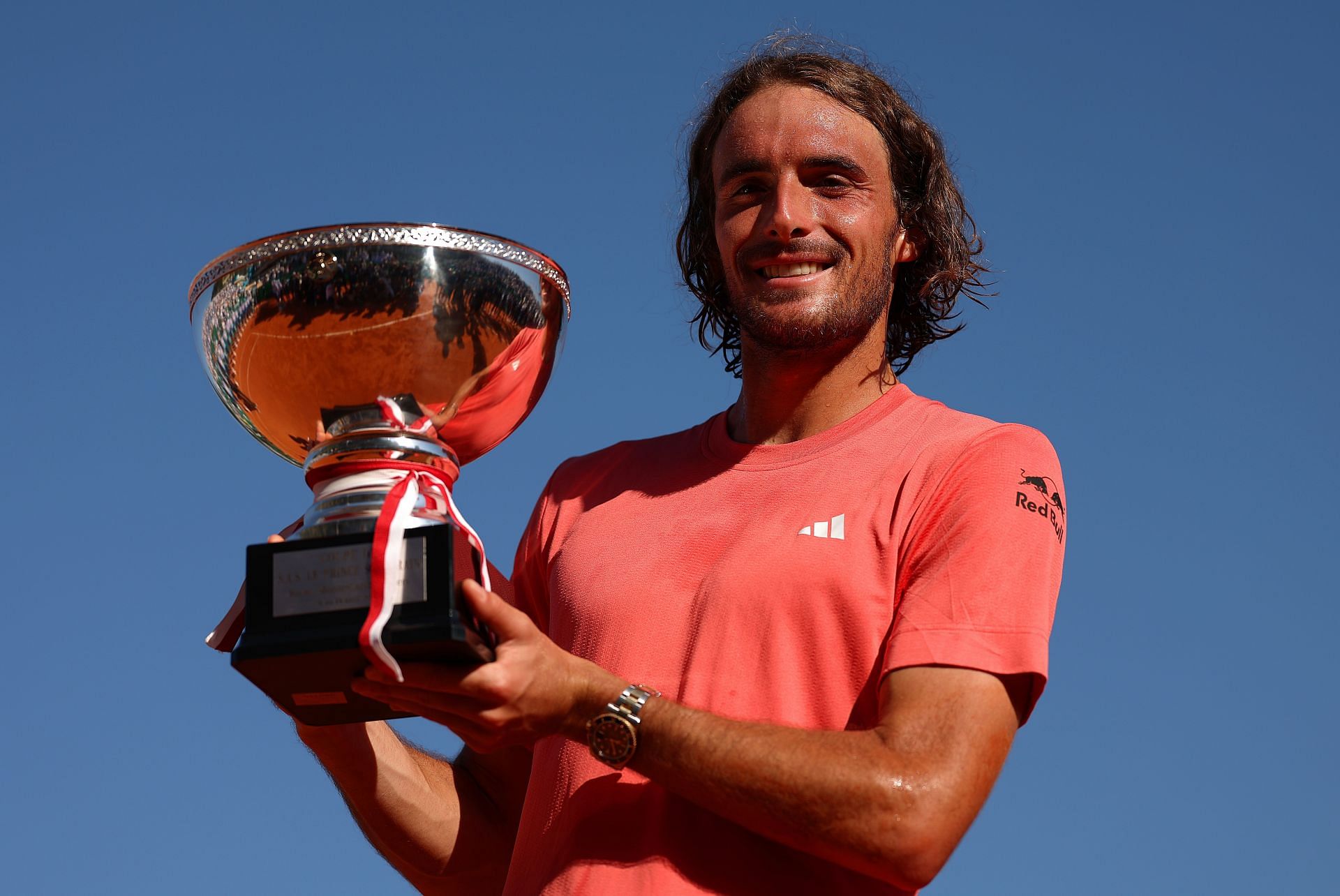 Stefanos Tsitsipas poses with the 2024 Monte-Carlo title