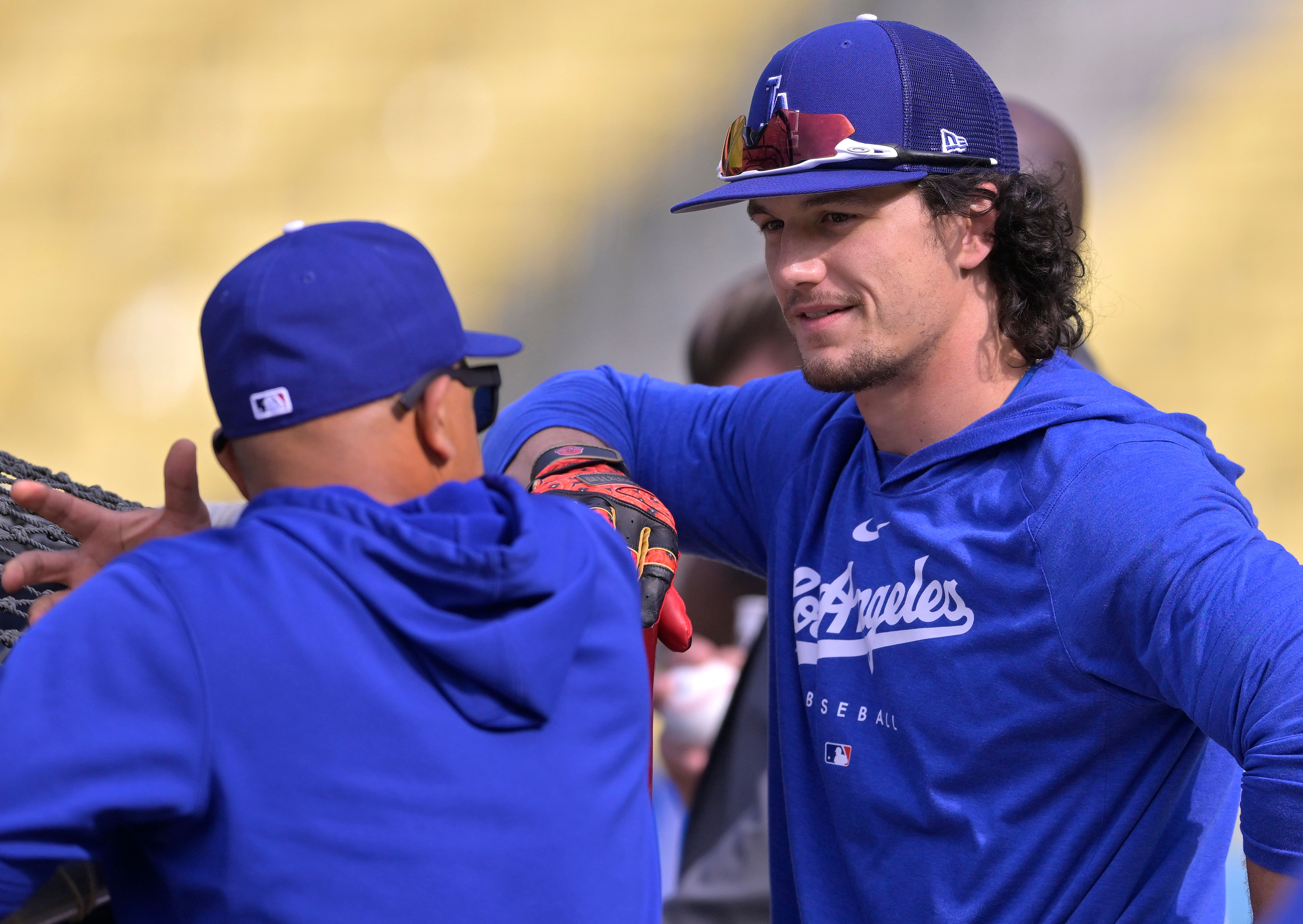 MLB: James Outman discussing with Dave Roberts