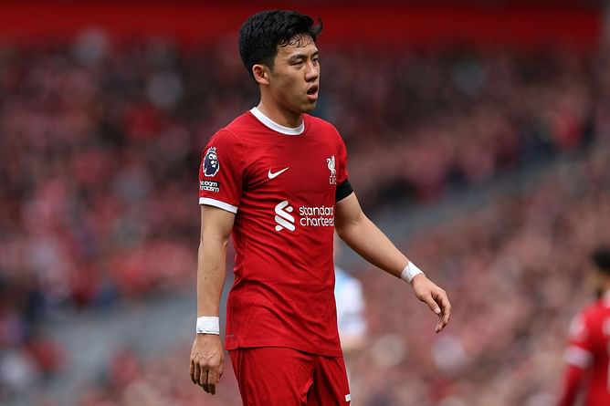 3 defensive midfielders Liverpool should target | Premier League 2023-24