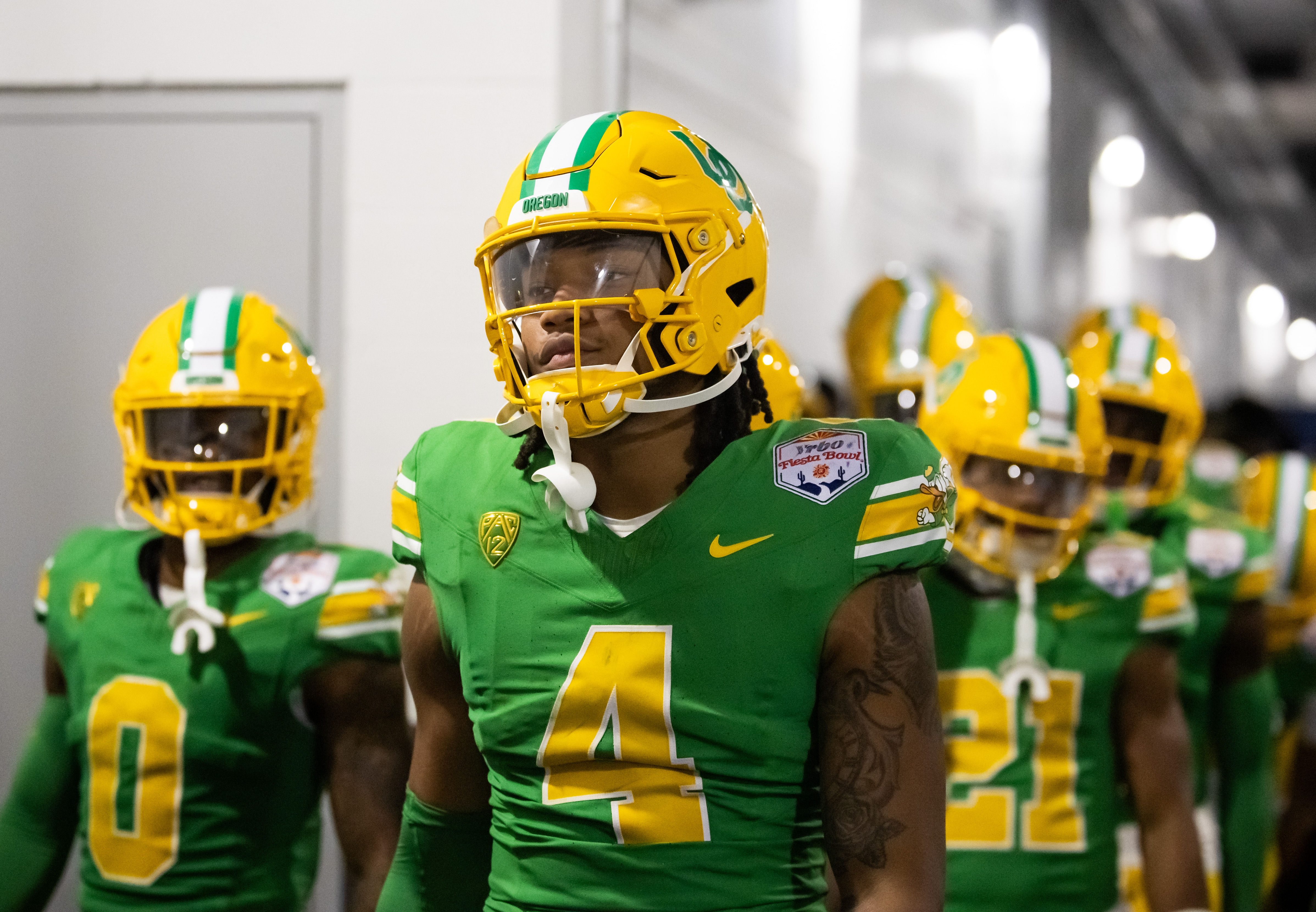 Oregon linebacker Jestin Jacobs (No. 4) could shine in 2024.