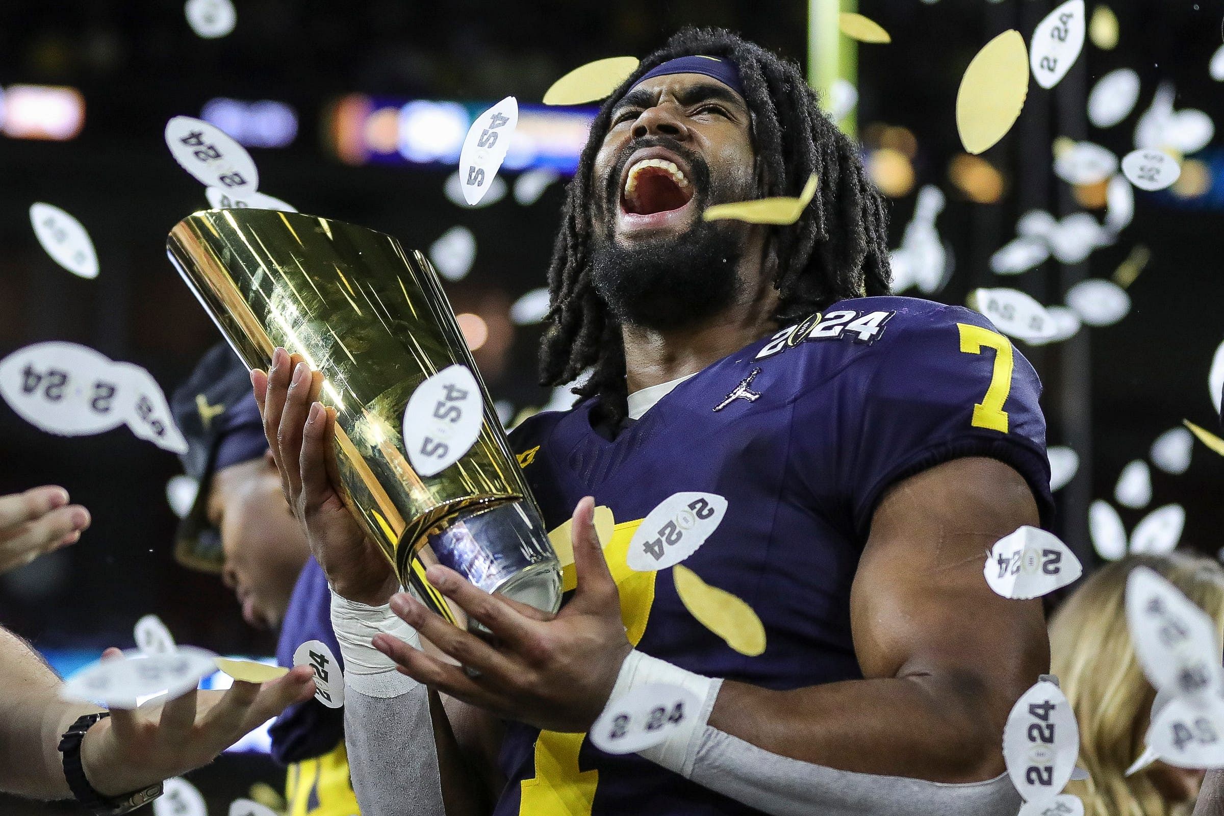 Michigan RB #7 Donovan Edwards